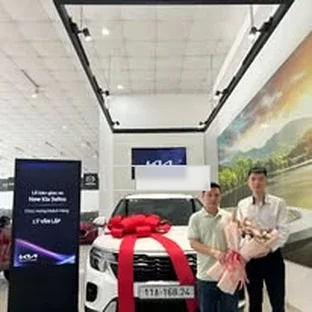 Kia Cao Bằng - Hoạt động giới thiệu xe và tư vấn trực tiếp.