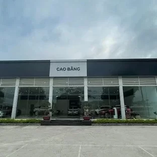 Kia Cao Bằng - Khách hàng nhận xe sau khi hoàn tất thủ tục.